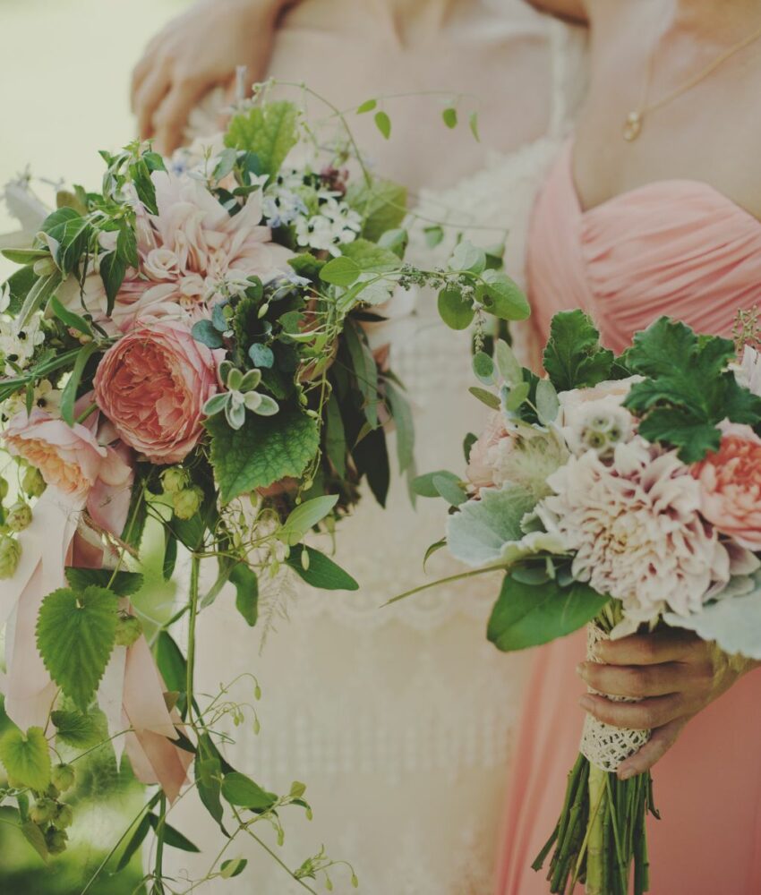 bride and bridesmaids bouquet